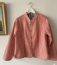 Ladda upp bild till gallerivisning, Vändbar quiltad jacka L