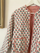 Ladda upp bild till gallerivisning, Vändbar quiltad jacka M/L