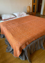 Ladda upp bild till gallerivisning, Vintage kantha Saaripläd / överkast
