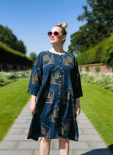 Ladda upp bild till gallerivisning, Klänning Meera (Handtryckt bomull)