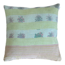 Ladda upp bild till gallerivisning, Vintage Kantha Kuddfodral (One-of-a kind)