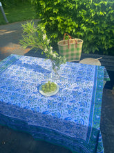 Ladda upp bild till gallerivisning, Bordsduk Summer Green (Handtryckt)