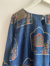 Ladda upp bild till gallerivisning, Klänning Meera (Handtryckt bomull)