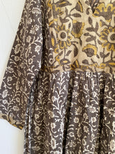 Ladda upp bild till gallerivisning, Klänning Ulrika (Handtryckt bomull)