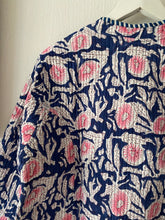 Ladda upp bild till gallerivisning, Vändbar quiltad jacka M