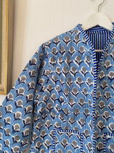 Ladda upp bild till gallerivisning, Vändbar quiltad jacka L