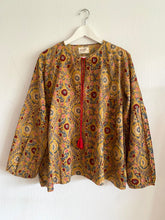 Ladda upp bild till gallerivisning, Mönstrad blus (Handtryckt bomull)