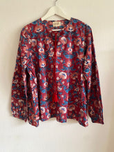 Ladda upp bild till gallerivisning, Mönstrad blus (Handtryckt bomull)