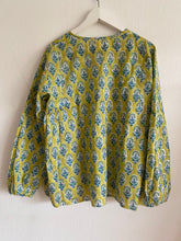 Ladda upp bild till gallerivisning, Mönstrad blus (Handtryckt bomull)