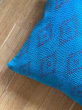 Ladda upp bild till gallerivisning, Vintage Kantha Kuddfodral (One-of-a kind)