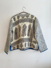 Ladda upp bild till gallerivisning, Quiltad Sidenjacka