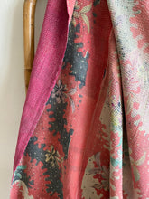 Ladda upp bild till gallerivisning, Vintage kantha Saaripläd / överkast