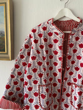 Ladda upp bild till gallerivisning, Vändbar quiltad jacka M