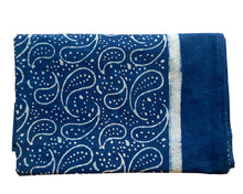 Ladda upp bild till gallerivisning, Bordsduk Paisley ( Indigo/ Handtryckt)