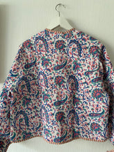 Ladda upp bild till gallerivisning, Vändbar quiltad jacka L