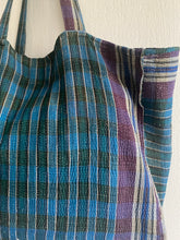 Ladda upp bild till gallerivisning, Kantha weekendväska