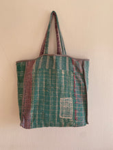 Ladda upp bild till gallerivisning, Vintage kantha väska