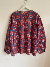 Ladda upp bild till gallerivisning, Mönstrad blus (Handtryckt bomull)