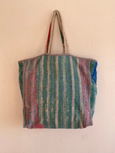 Ladda upp bild till gallerivisning, Vintage kantha väska