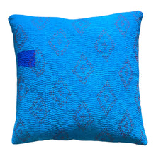 Ladda upp bild till gallerivisning, Vintage Kantha Kuddfodral (One-of-a kind)