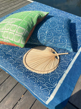 Ladda upp bild till gallerivisning, Kuddfodral Indigo (Handtryckt)