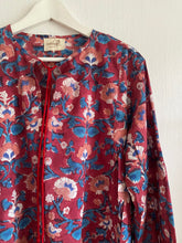 Ladda upp bild till gallerivisning, Mönstrad blus (Handtryckt bomull)