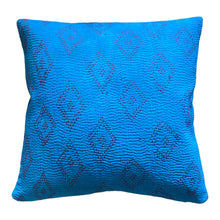 Ladda upp bild till gallerivisning, Vintage Kantha Kuddfodral (One-of-a kind)