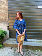 Ladda upp bild till gallerivisning, Kaftanklänning i bomull