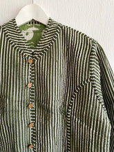 Ladda upp bild till gallerivisning, Vändbar quiltad jacka M/L