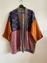 Ladda upp bild till gallerivisning, Sidenkimono ( One of a kind )