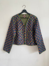 Ladda upp bild till gallerivisning, Quiltad jacka M/ L