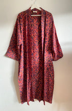 Ladda upp bild till gallerivisning, Crepe Silk kimono ( One- of a - Kind)