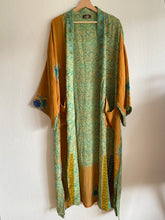 Ladda upp bild till gallerivisning, Crepe Silk kimono ( One- of a - Kind)