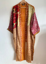 Ladda upp bild till gallerivisning, Sidenkimono ( One-of a-kind )