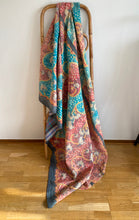 Ladda upp bild till gallerivisning, Vintage kantha Saaripläd / överkast