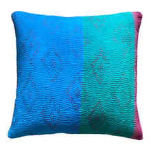 Ladda upp bild till gallerivisning, Vintage Kantha Kuddfodral (One-of-a kind)