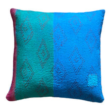 Ladda upp bild till gallerivisning, Vintage Kantha Kuddfodral (One-of-a kind)