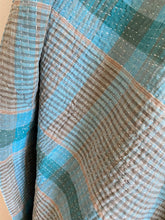 Ladda upp bild till gallerivisning, Vintage kantha Saaripläd / överkast
