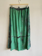 Ladda upp bild till gallerivisning, Kjol i Sidenmix ( One-of a -Kind)