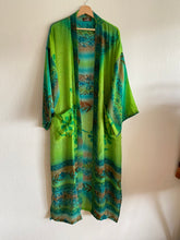 Ladda upp bild till gallerivisning, Crepe Silk kimono ( One- of a - Kind)