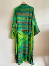 Ladda upp bild till gallerivisning, Crepe Silk kimono ( One- of a - Kind)