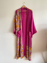 Ladda upp bild till gallerivisning, Crepe Silk kimono ( One- of a - Kind)
