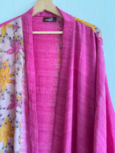 Ladda upp bild till gallerivisning, Crepe Silk kimono ( One- of a - Kind)