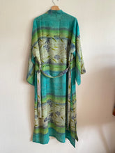Ladda upp bild till gallerivisning, Crepe Silk kimono ( One- of a - Kind)