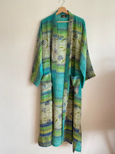 Ladda upp bild till gallerivisning, Crepe Silk kimono ( One- of a - Kind)