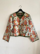 Ladda upp bild till gallerivisning, Quiltad jacka M/ L