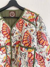 Ladda upp bild till gallerivisning, Quiltad jacka M/ L