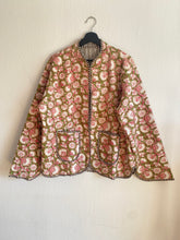 Ladda upp bild till gallerivisning, Vändbar quiltad jacka .M