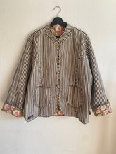 Ladda upp bild till gallerivisning, Vändbar quiltad jacka .M