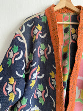 Ladda upp bild till gallerivisning, Vintage kantha jacka ( One -of a -kind)